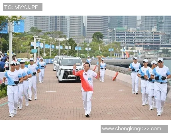 全民参加十五运澳门赛区火炬传递，气氛火热